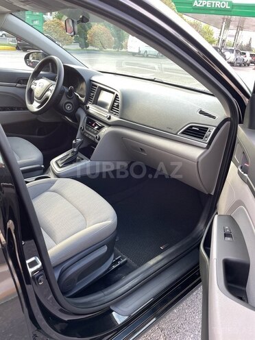Hyundai Elantra 2017, 27,403 km - 2.0 л - Bakı
