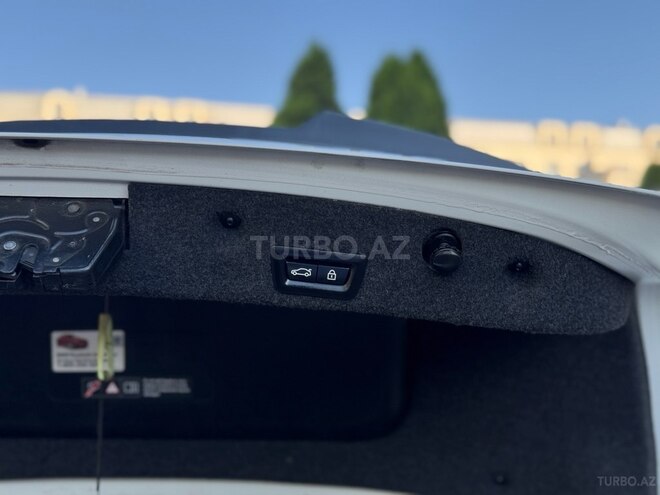 BMW 528 2013, 127,500 km - 2.0 l - Gəncə