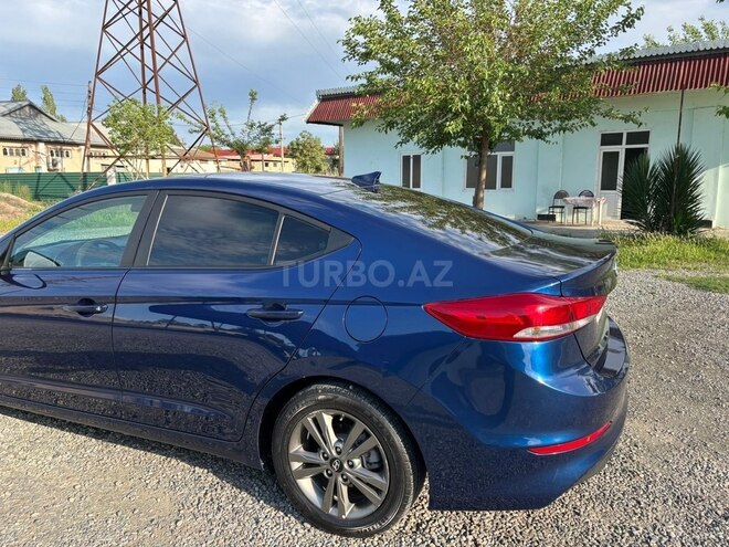 Hyundai Elantra 2018, 134,000 km - 2.0 l - Ucar