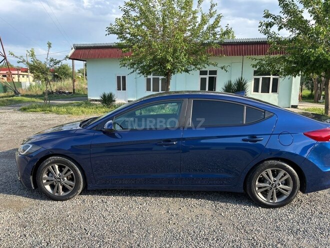 Hyundai Elantra 2018, 134,000 km - 2.0 l - Ucar