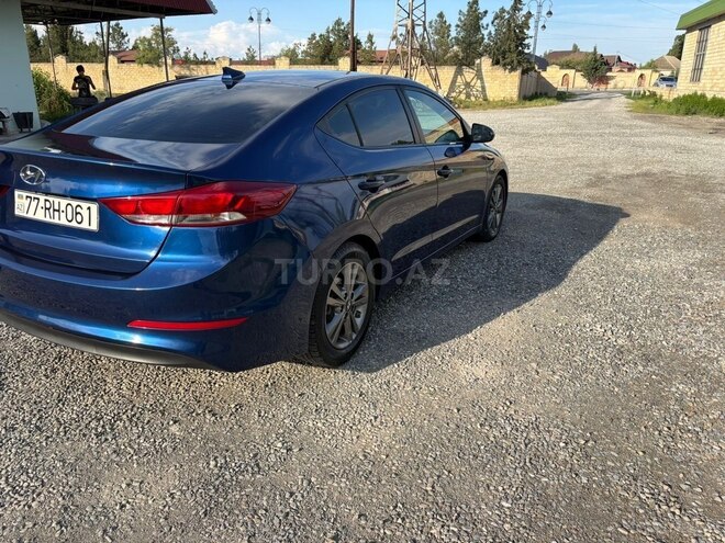 Hyundai Elantra 2018, 134,000 km - 2.0 l - Ucar