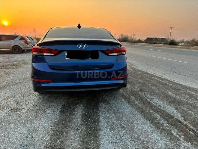 Hyundai Elantra 2018, 134,000 km - 2.0 l - Ucar