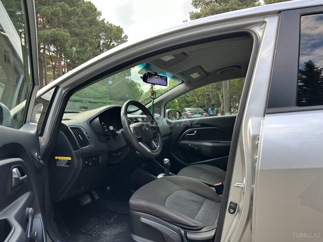 Kia Rio 2015, 135,000 km - 1.6 l - Bakı