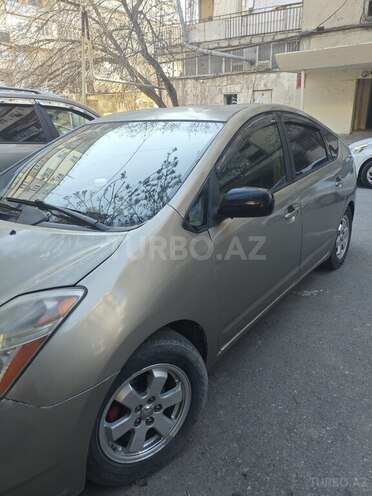 Toyota Prius-4