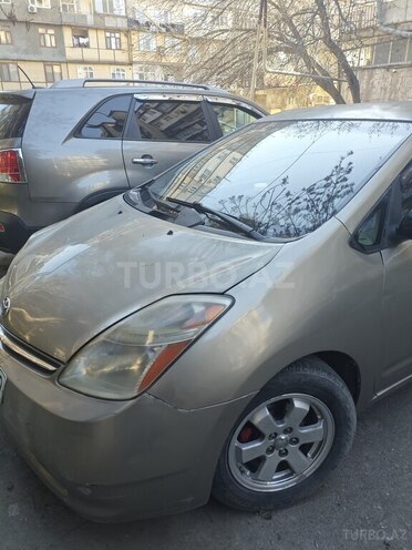 Toyota Prius-5