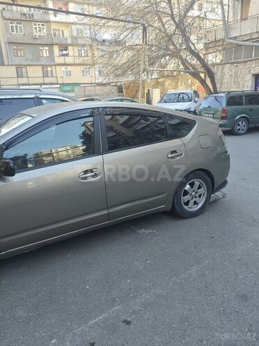 Toyota Prius-2
