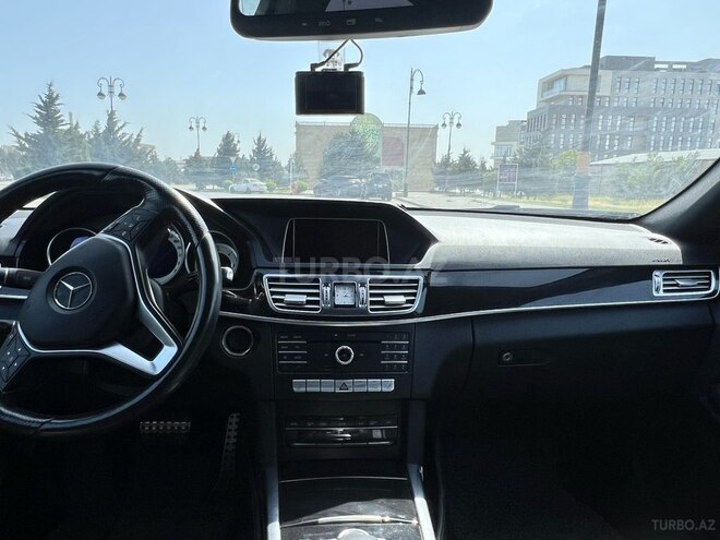 Mercedes E 250 4MATIC 2015, 70,000 km - 2.2 л - Bakı