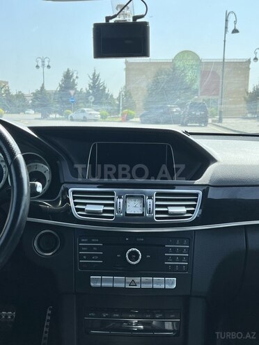 Mercedes E 250 4MATIC 2015, 70,000 km - 2.2 л - Bakı