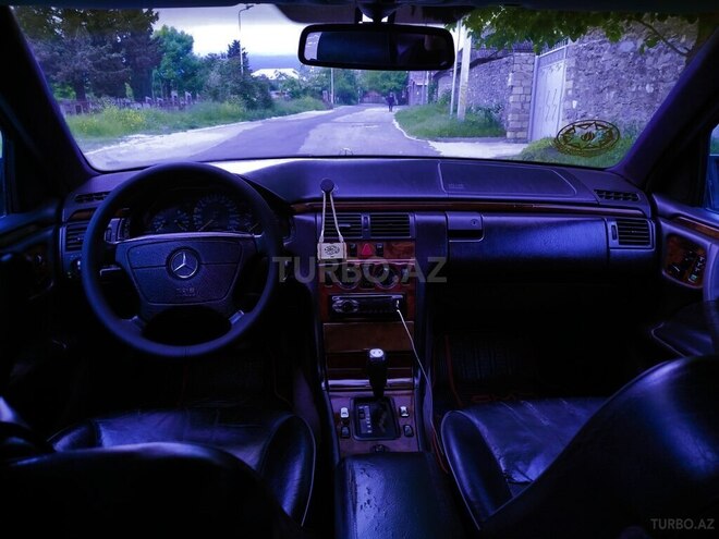 Mercedes E 230 1996, 315,983 km - 2.3 l - Şəki