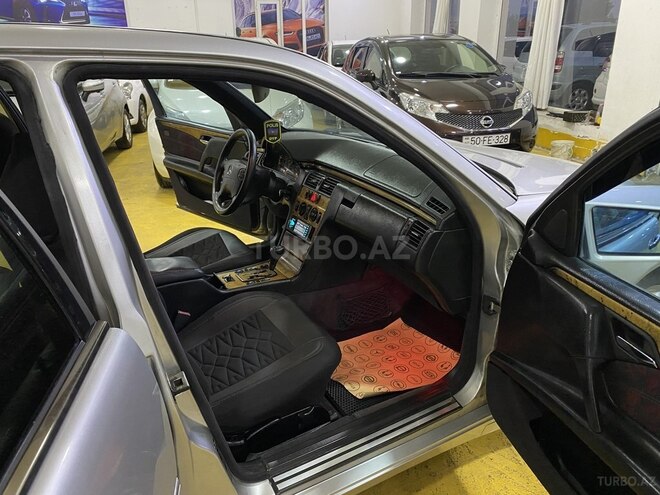 Mercedes E 220 d 1999, 273,235 km - 2.2 л - Sumqayıt