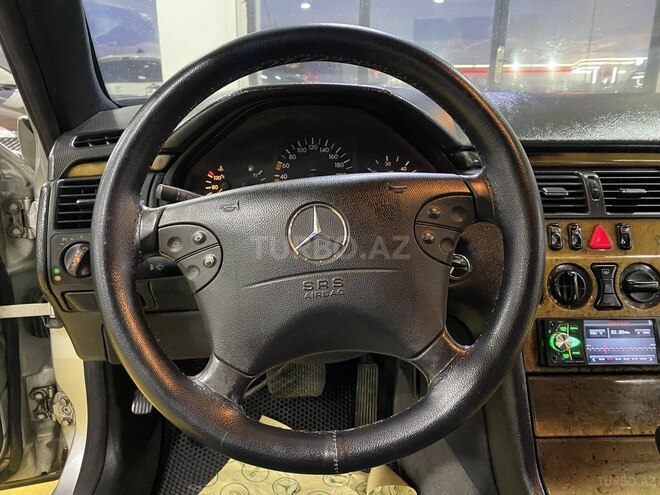 Mercedes E 220 d 1999, 273,235 km - 2.2 л - Sumqayıt