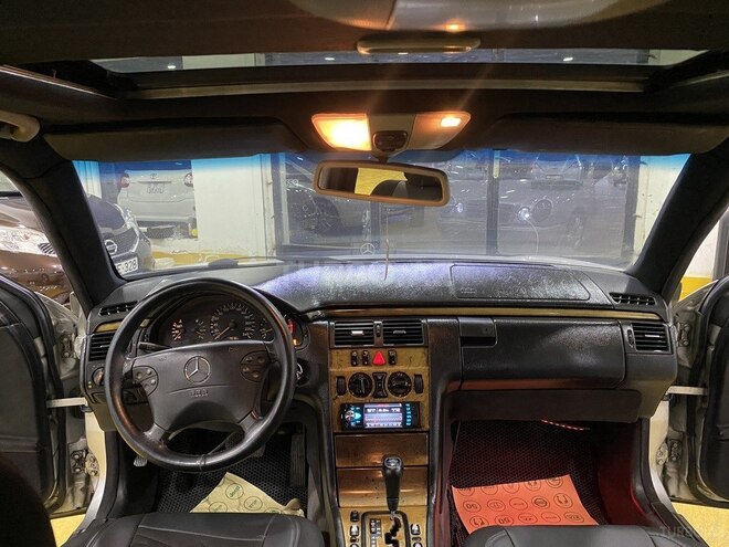 Mercedes E 220 d 1999, 273,235 km - 2.2 л - Sumqayıt