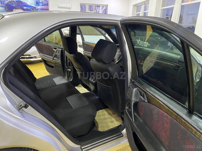 Mercedes E 220 d 1999, 273,235 km - 2.2 л - Sumqayıt