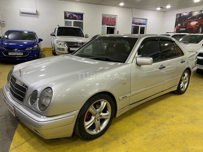 Mercedes E 220 d 1999, 273,235 km - 2.2 л - Sumqayıt