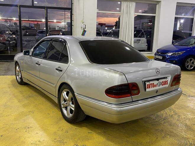 Mercedes E 220 d 1999, 273,235 km - 2.2 л - Sumqayıt