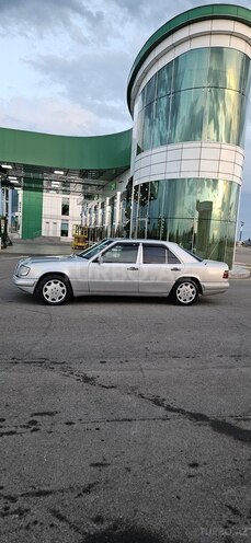 Mercedes E 200 1995, 400,000 km - 2.0 l - Beyləqan