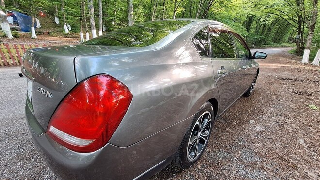 Nissan Teana 2004, 380,000 km - 2.4 l - Quba