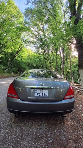 Nissan Teana 2004, 380,000 km - 2.4 l - Quba