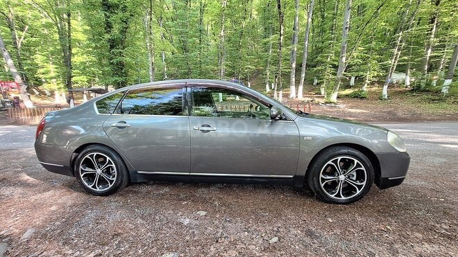 Nissan Teana 2004, 380,000 km - 2.4 l - Quba
