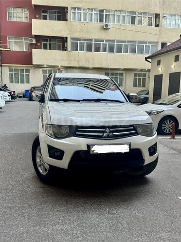 Mitsubishi L200 2012, 22,000 km - 2.5 l - Bakı
