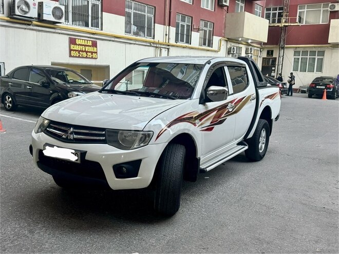 Mitsubishi L200 2012, 22,000 km - 2.5 l - Bakı