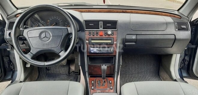 Mercedes C 200 1999, 303,000 km - 2.0 л - Quba