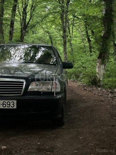 Mercedes C 200 1999, 303,000 km - 2.0 л - Quba