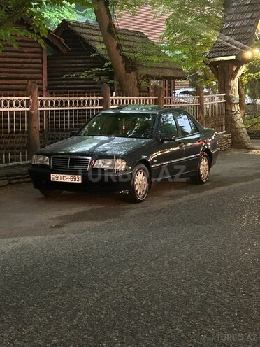 Mercedes C 200 1999, 303,000 km - 2.0 л - Quba