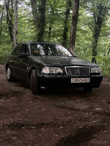 Mercedes C 200 1999, 303,000 km - 2.0 л - Quba