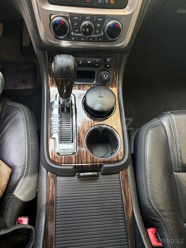 GMC Acadia-12