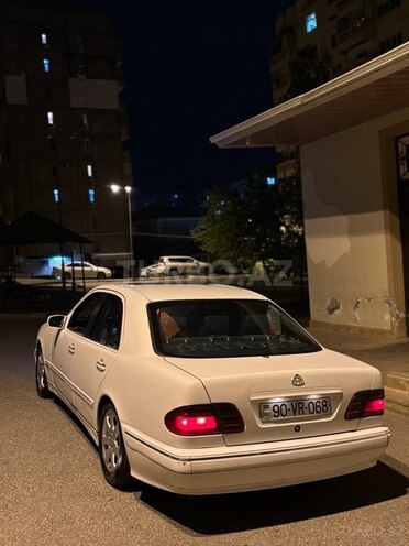 Mercedes E 220 d 2001, 590,000 km - 2.2 l - Bakı