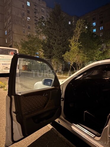 Mercedes E 220 d 2001, 590,000 km - 2.2 l - Bakı