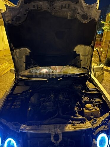 Mercedes E 220 d 2001, 590,000 km - 2.2 l - Bakı