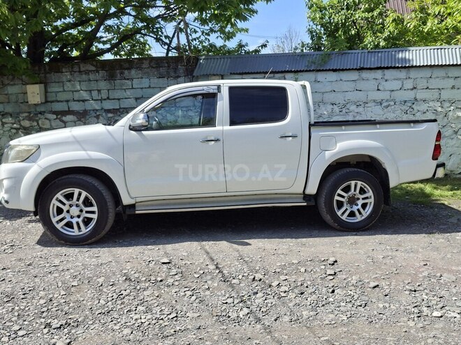 Toyota Hilux 2013, 305,600 km - 2.5 л - Qəbələ
