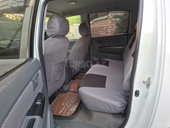 Toyota Hilux 2013, 305,600 km - 2.5 л - Qəbələ