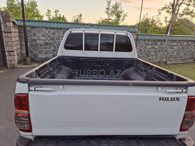 Toyota Hilux 2013, 305,600 km - 2.5 л - Qəbələ