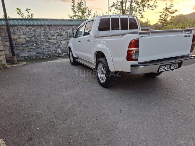 Toyota Hilux 2013, 305,600 km - 2.5 л - Qəbələ