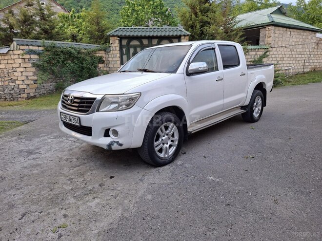 Toyota Hilux 2013, 305,600 km - 2.5 л - Qəbələ