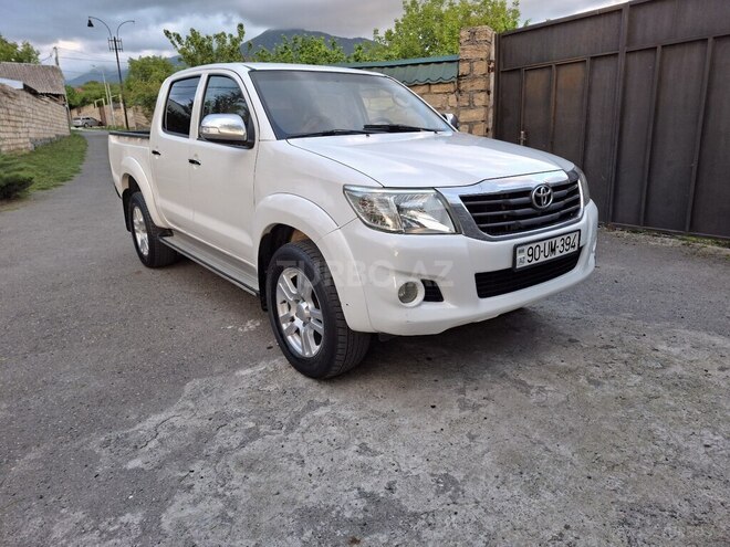 Toyota Hilux 2013, 305,600 km - 2.5 л - Qəbələ