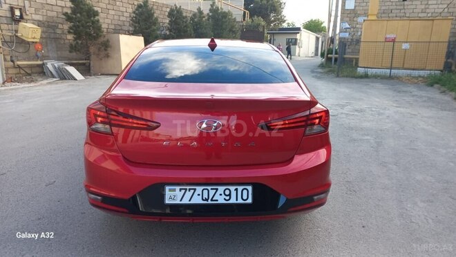 Hyundai Elantra-10