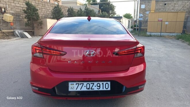 Hyundai Elantra-13