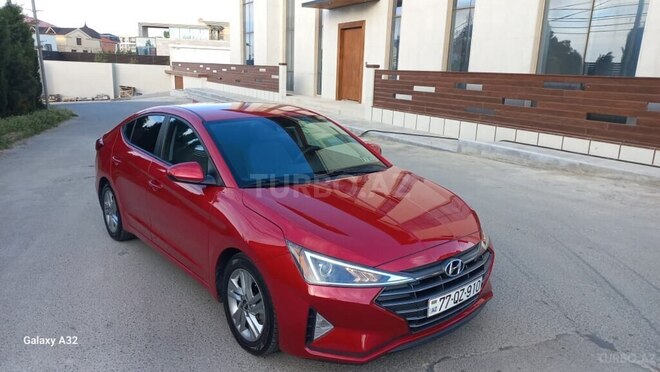 Hyundai Elantra-12