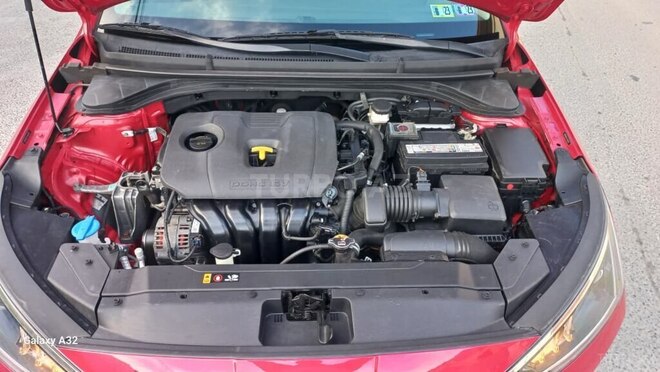Hyundai Elantra-17