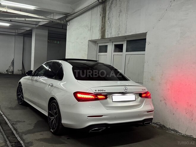 Mercedes E 300 e 4MATIC 2022, 36,300 km - 2.0 л - Bakı