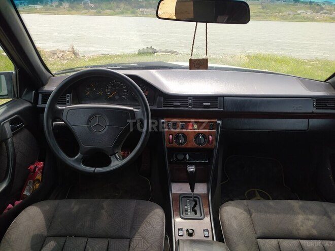Mercedes E 220 1994, 263,445 km - 2.2 l - Bakı