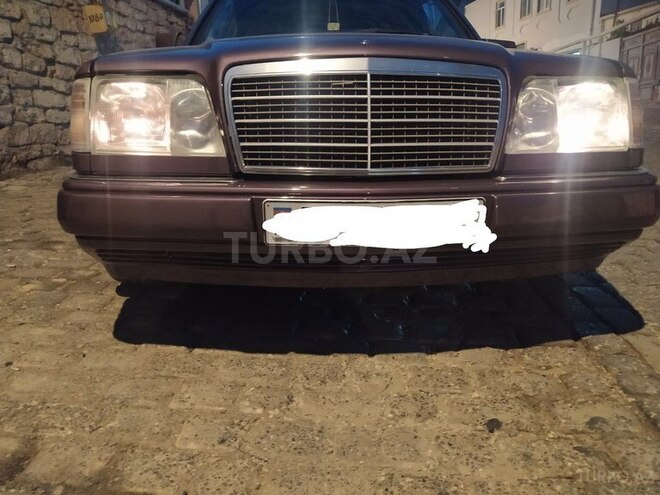 Mercedes E 220 1994, 263,445 km - 2.2 l - Bakı