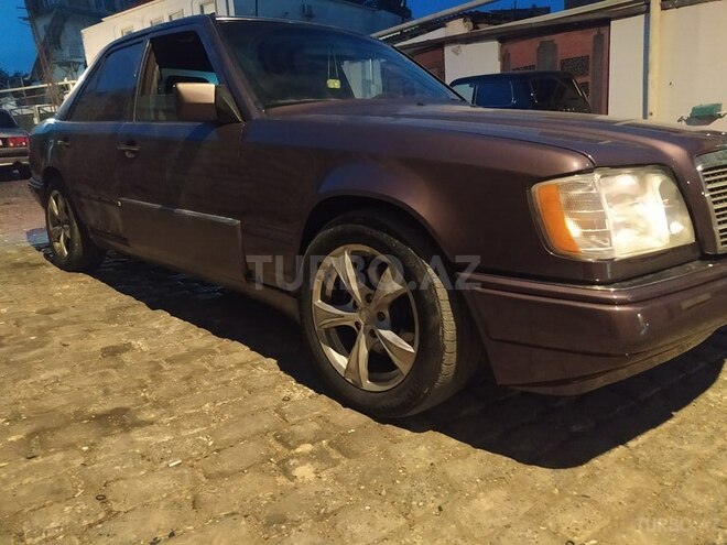 Mercedes E 220 1994, 263,445 km - 2.2 l - Bakı