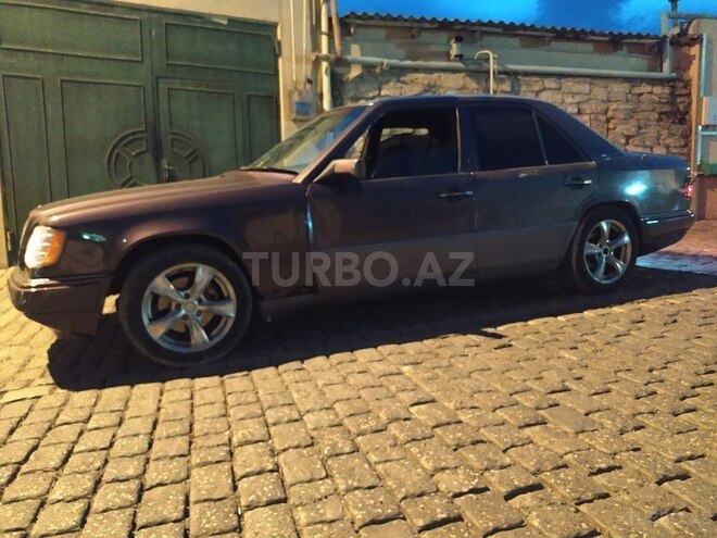 Mercedes E 220 1994, 263,445 km - 2.2 l - Bakı