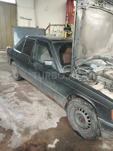 Mercedes 190 1991, 300,000 km - 2.0 l - Gəncə