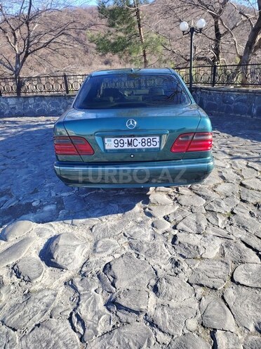 Mercedes E 320 2001, 387,392 km - 3.2 l - Balakən